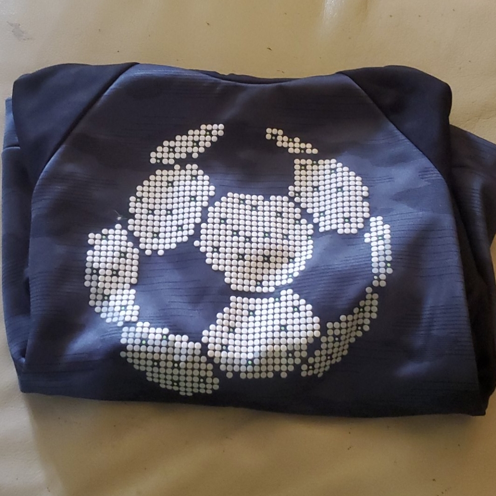 4/$25 & $4.99 shipping Tek Gear hoodie